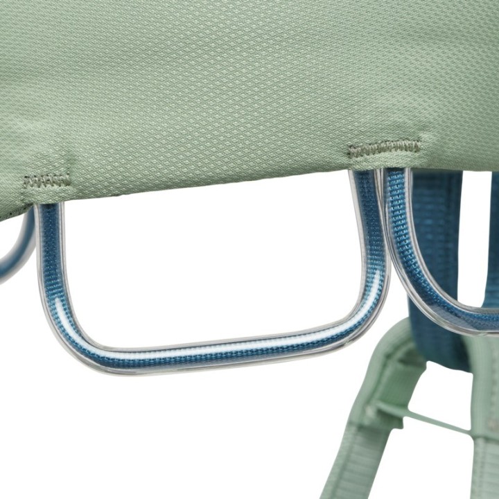 Black Diamond Women’s Momentum – a lightweight, comfortable and versatile women's climbing harness with Dual Core Construction™